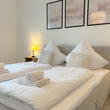 Helles City Apartment Fuer Familien & Gruppen Neu-Ulm Kültér fotó