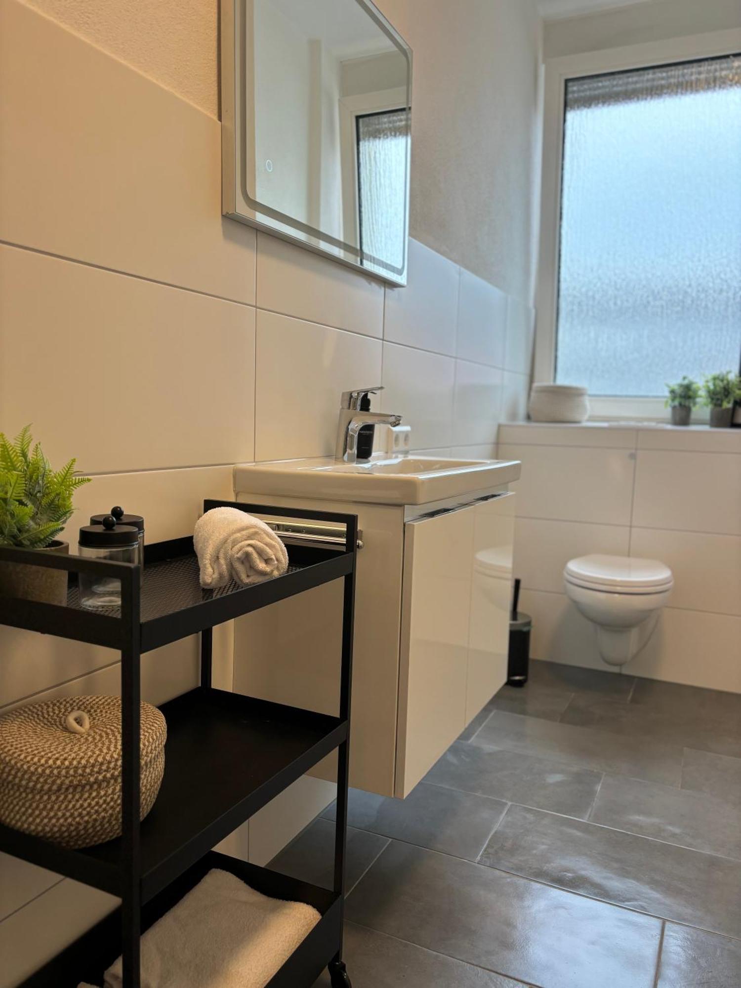 Helles City Apartment Fuer Familien & Gruppen Neu-Ulm Kültér fotó