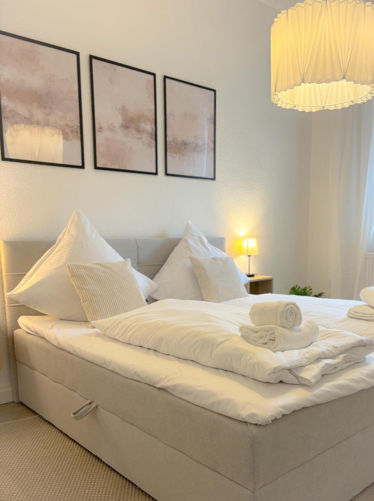 Helles City Apartment Fuer Familien & Gruppen Neu-Ulm Kültér fotó
