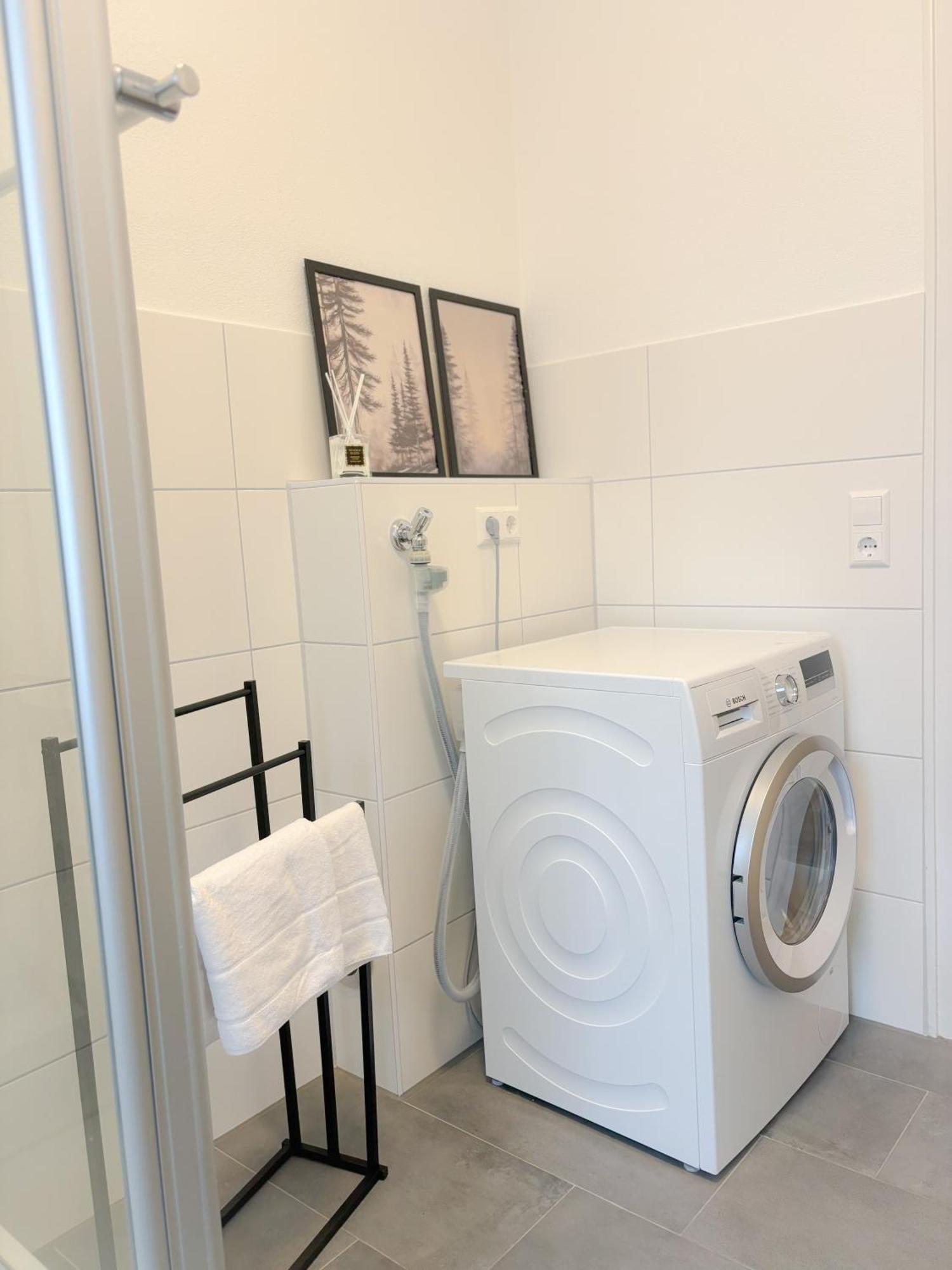 Helles City Apartment Fuer Familien & Gruppen Neu-Ulm Kültér fotó