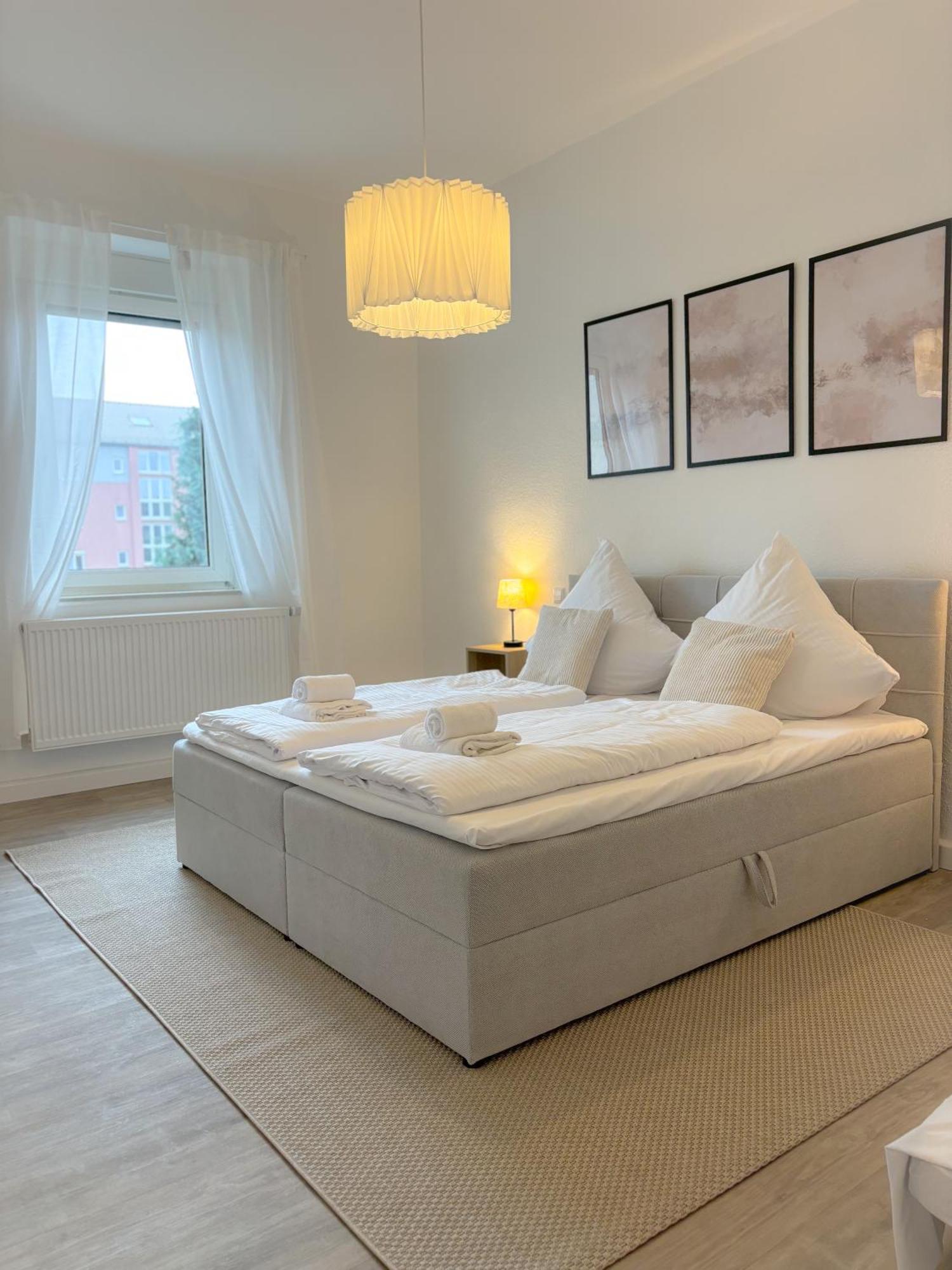 Helles City Apartment Fuer Familien & Gruppen Neu-Ulm Kültér fotó