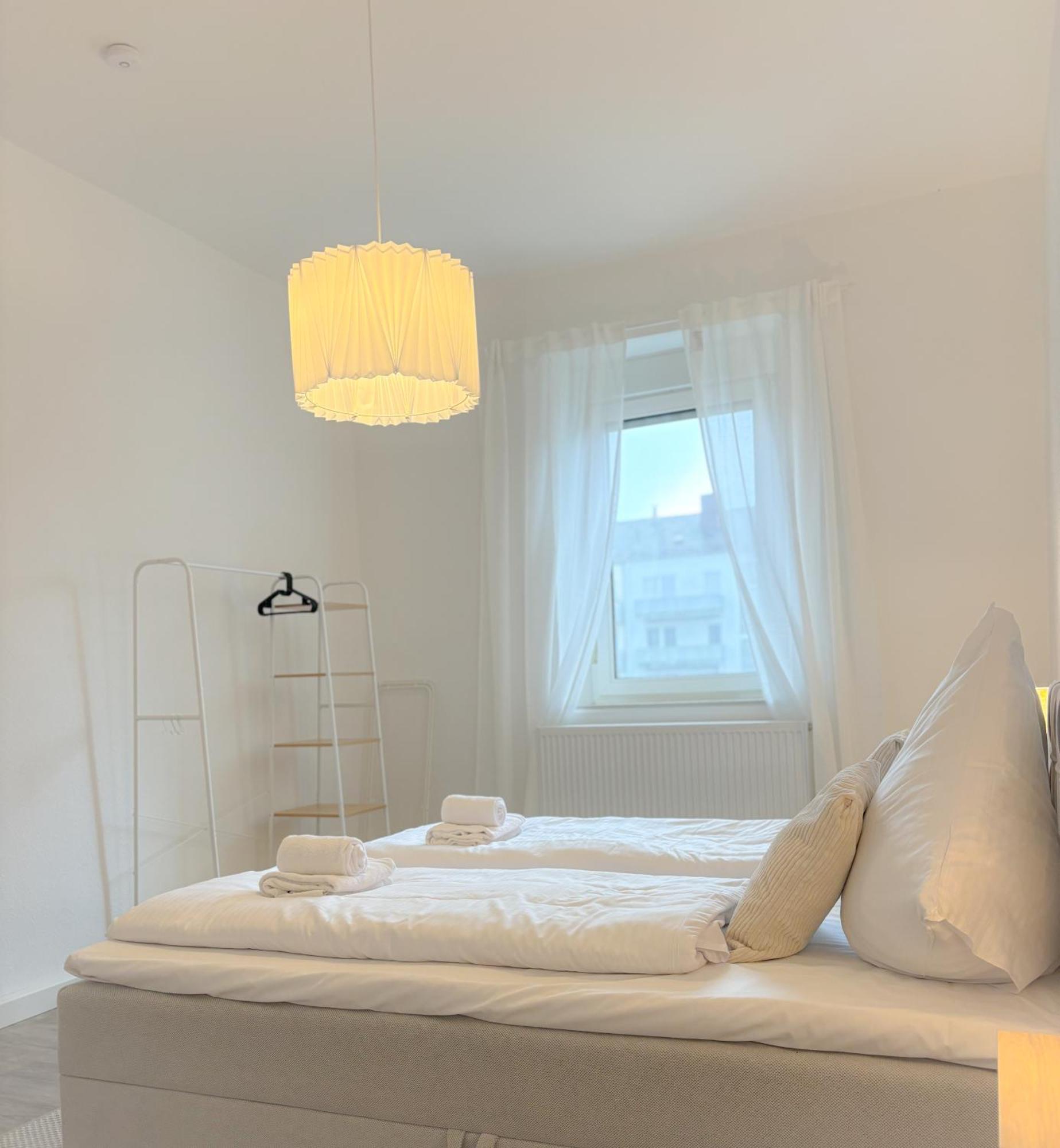 Helles City Apartment Fuer Familien & Gruppen Neu-Ulm Kültér fotó